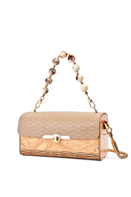 Myra Charming Beiege resmi