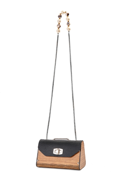 Livia Olea Black resmi